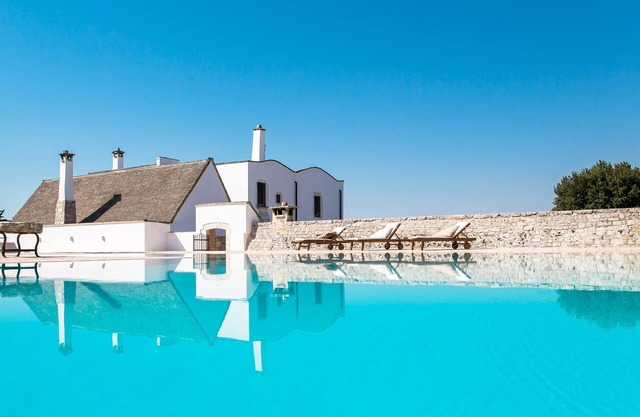 alquiler de vacaciones gran villa italia, apulia, puglia, cerca de bari, piscina, wi-fi, aire acondicionado, lujo, corto plazo