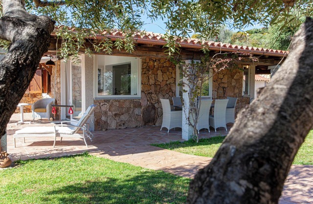 Villa de vacaciones "Risveglio Con Alba" con vistas al mar, jardín y terraza