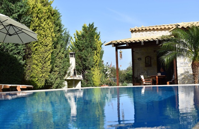villa de vacaciones con piscina privada y jardín en el sur de Creta, cerca de la aldea de Arvi!