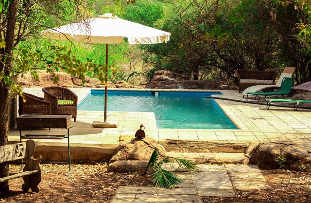 Holistic Hive Retreat House - Luxury on the Farm