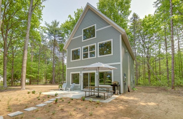 Holland Home with Fire Pit Walk to Lake Michigan!