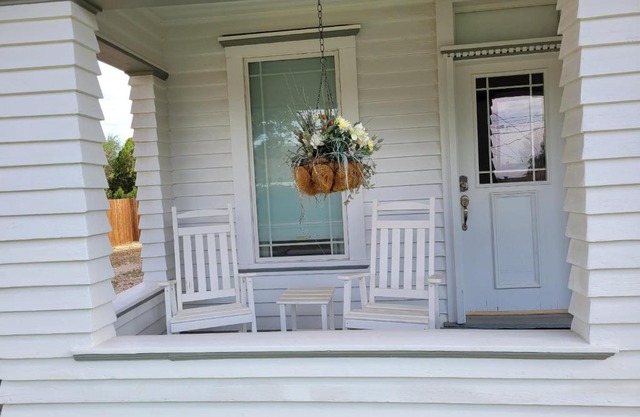 Holland House - Historic and Sophisticated