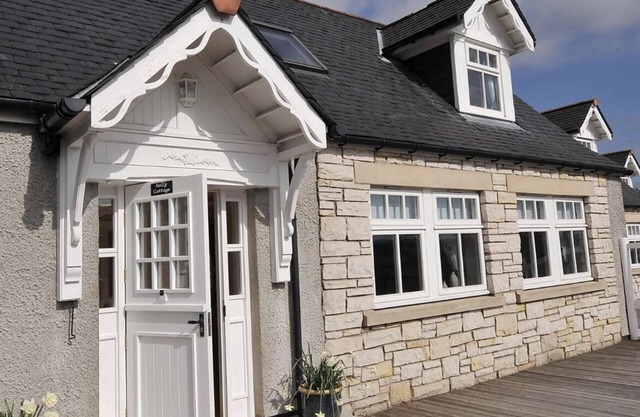 Holly Cottage - Beautiful Country Cottage Sitting at the Foot of the Ochil Hills