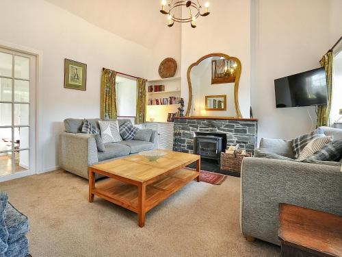 Holly Cottage - 28140