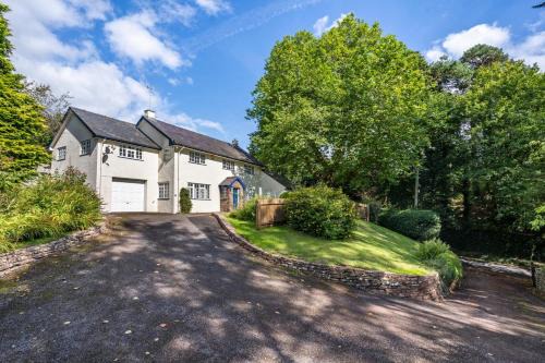 Holly Cottage - Scethrog
