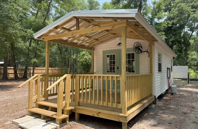 Holly Springs Cabin