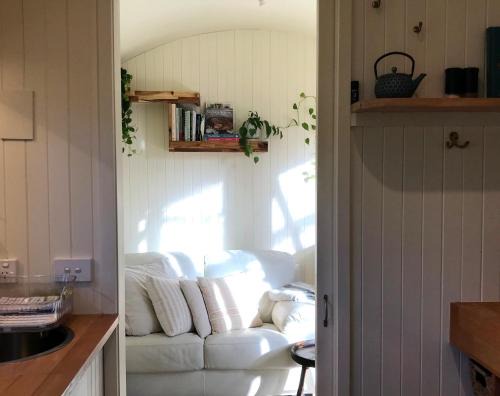 Holly Tree Hut Eco Farmstay