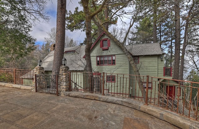 Hollywood History-Shirley Temple's Hillside Cabin