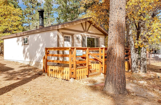 Holmes Away from Home Big Bear- Adorable Sugarloaf Retreat