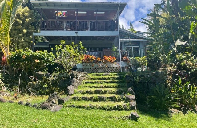 Holualoa Garden Studio-SPRING AND SUMMER SPECIALS!!!