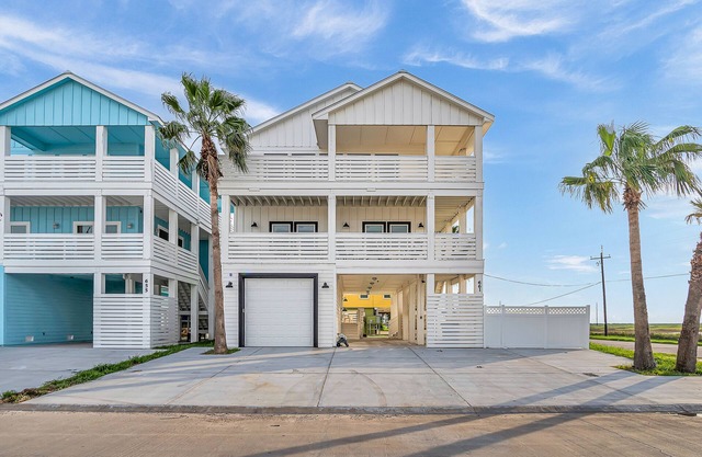 Holy Moly | Private Pool, Spacious Balcony