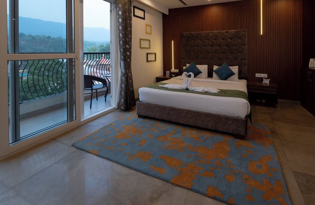 HOLYWATER Hotel by Ganga Kinare (150 mts from Ganga Ghat)