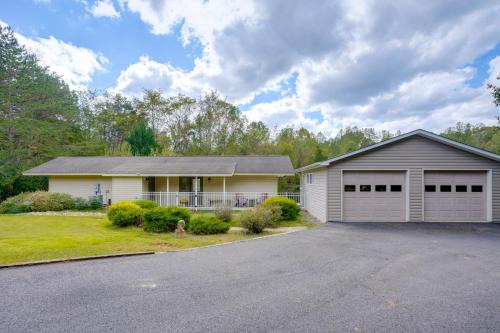 Home 14 Mi to Shenandoah Natl Park! Fenced Yard