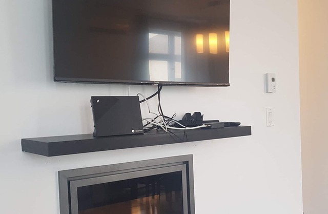 Home away from home/5 mins to Gatineau Hiking Park, 10mins to Ottawa downtown