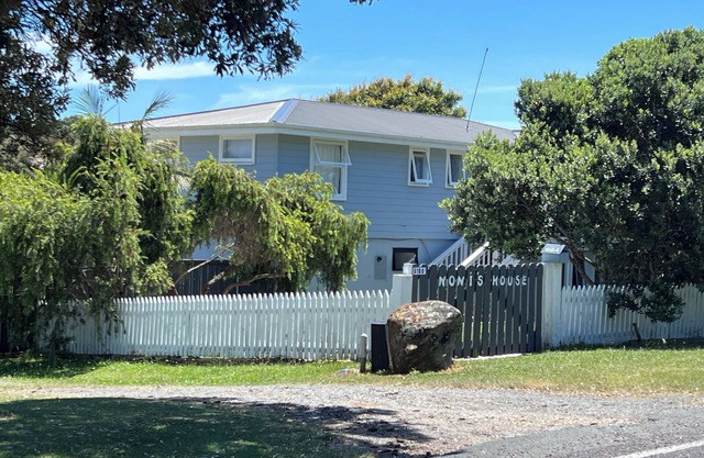 "Home Away From Home" - Hokianga Harbour - 5 minutes drive from Opononi Village
