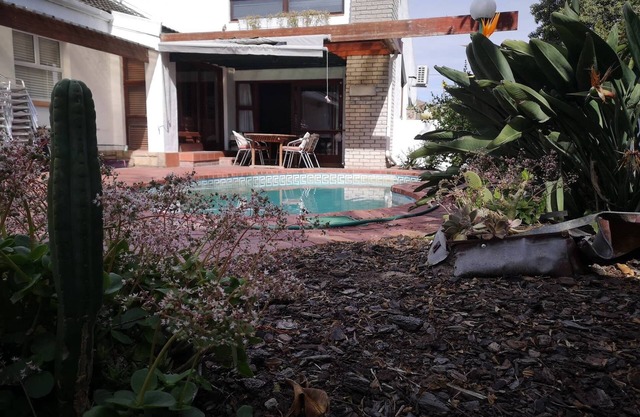 Hogar lejos del hogar con anfitriones amigables.