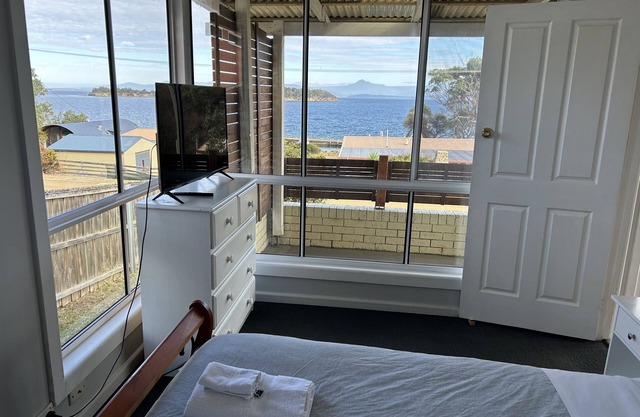 Home in Alonnah Bruny Island close to beach perfect for families' great views