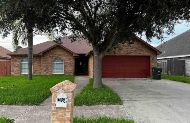 Home in Mission great location! Safe and quiet neighborhood. Tvs in every room.
