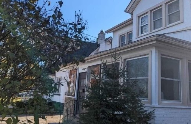 Home in Port Colborne near Niagara's best beaches, parks and attractions.