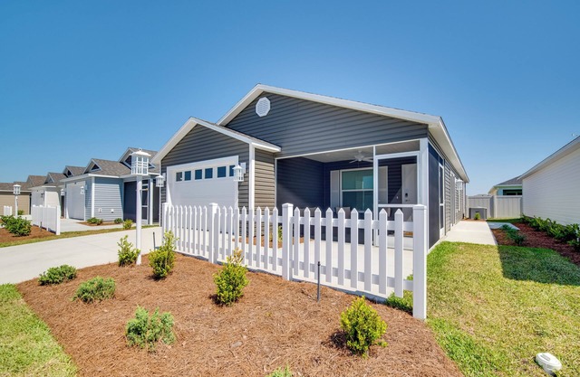 Home in The Villages Near Town Centers!