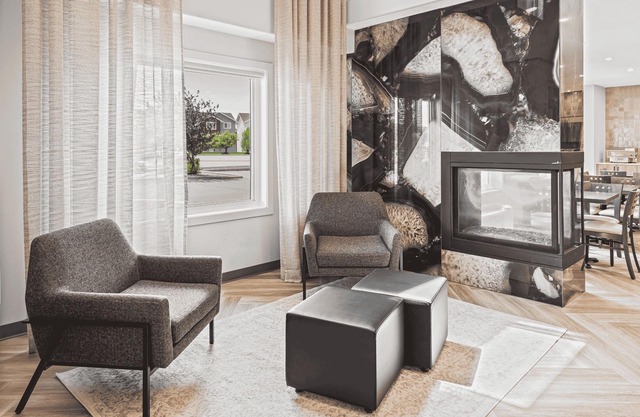 Home Inn and Suites Regina Airport