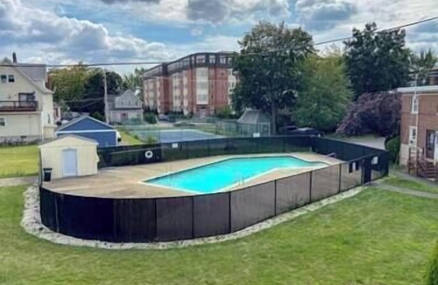 Home near Airport & City