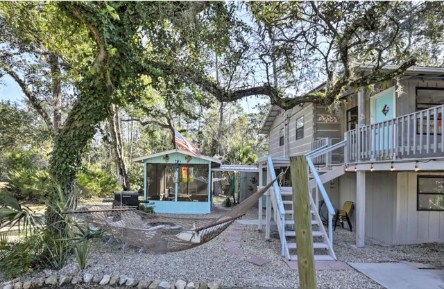 Home Near River, Marina, Beaches & Restaurants!