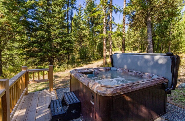 Home on 16 acres w/ easy trail access, hot tub & fire pits - Stillwater Mountain Lodge