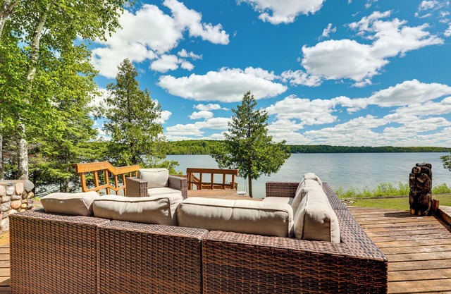 Iron River House en el Lago Chicagon con Sauna y Muelle
