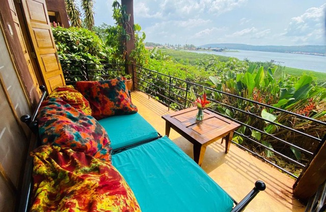 Home On The Nile water front Cottage