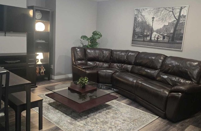 Home sense suite, cozy, clean, safe