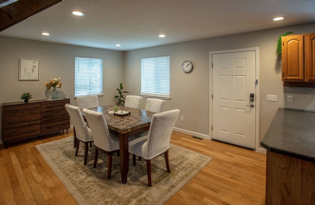 Home Stays SGF /near Ozark Empire Fairgrounds