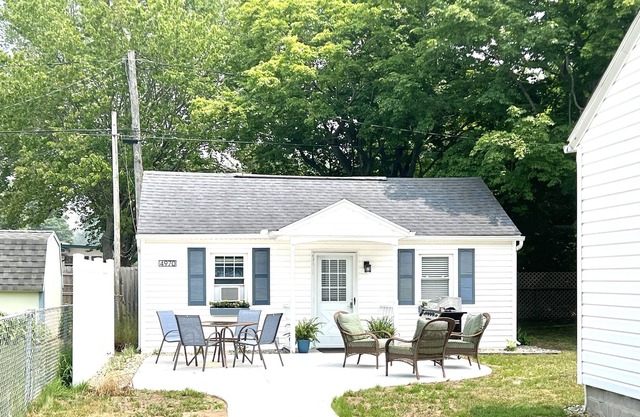 Home - studio style near Lake Harbor Park and Lk Michigan