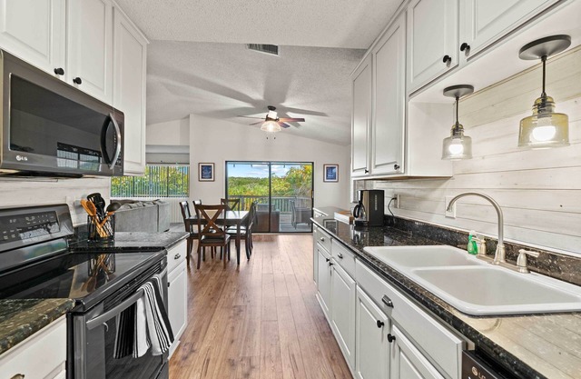 Home w/ Private Hot Tub < 1 Mi to Butler Beach!