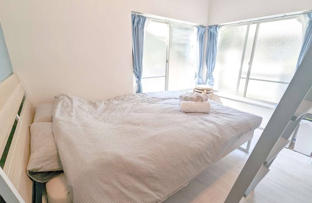 [Shirotabashi B] 2 estaciones mínimo 6 minutos a Shinjuku!Habitación natural con loft a poca distancia de Shimokitazawa