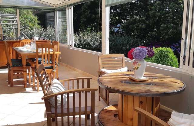 Casa con jardín, gran veranda, WIFI en ST QUAY-PERROS