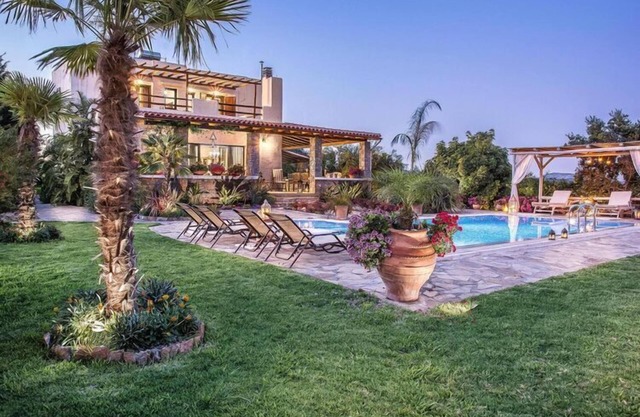 Casa con jardín y piscina para todos