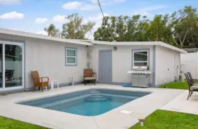 Home with heated pool & Fenced Yard by Siesta Key!