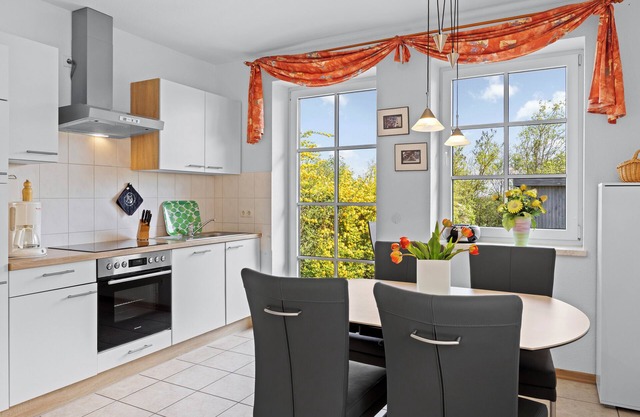 Home with sauna and whirlpool close to the beach