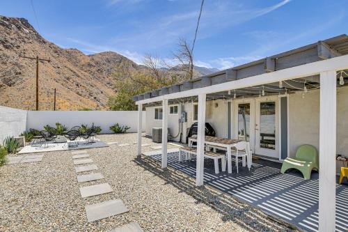 Home with Stunning Mountain Views in Palm Springs!