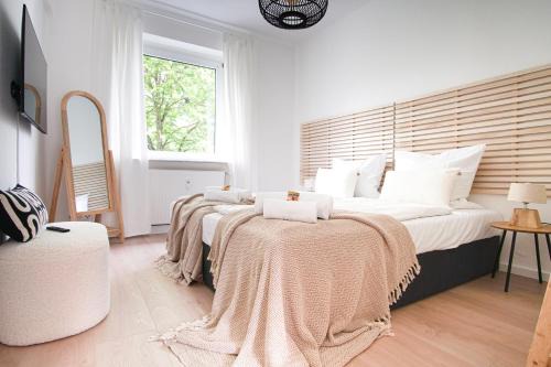 HOMEFY BALCONY APARTMENT - up to 4 people - close to fair - free parking
