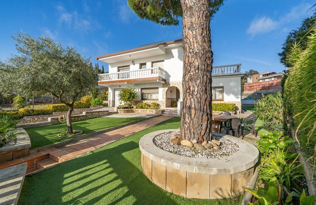 HomeHolidaysRentals Arenal - Costa Barcelona