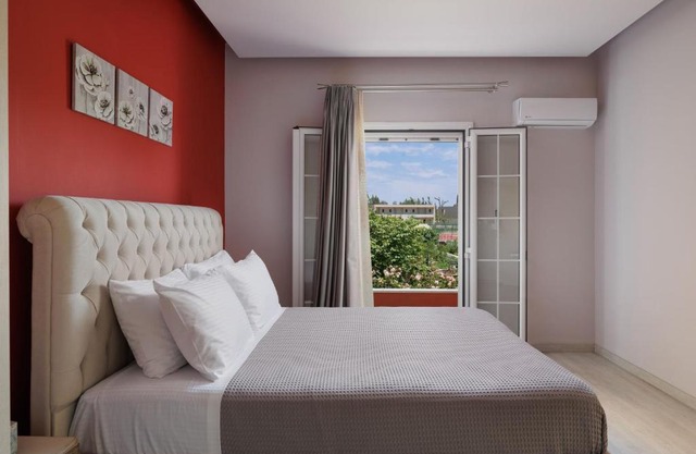 HOMELY 2BD APT IN DASSIA