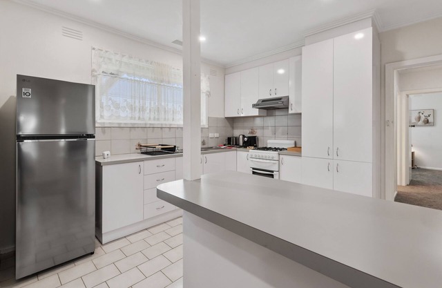Homely 3-Bed in Quiet Street with Backyard