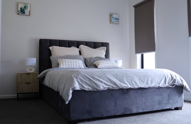 Homely 4 bedroom house with central cooling and WiFi in brilliant Wyndham.