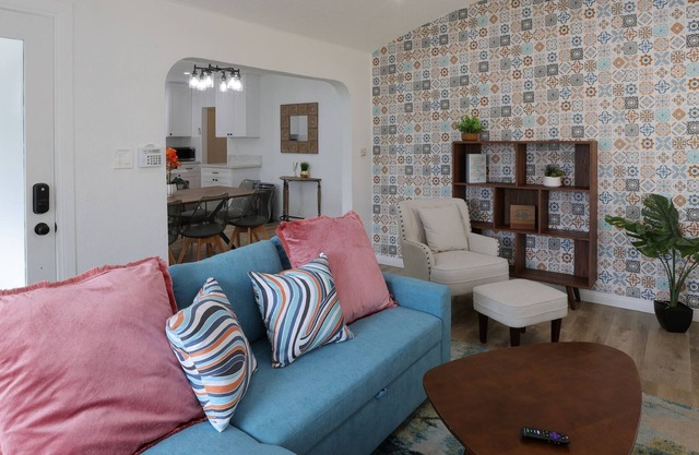 Homely Hideaway - 2 miles to SoFi Stadium 3B2B