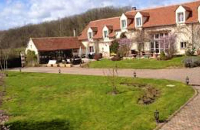 Homerez - Casa para 15 pers. con jacuzzi y jardín en Saint-Georges-sur-Baulche