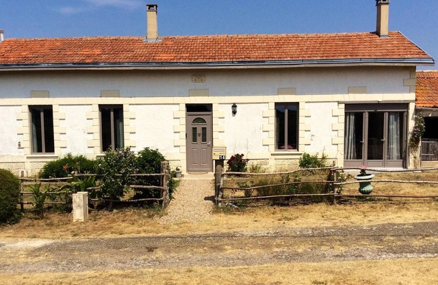 Homerez - Espaciosa casa para 6 pers. con jardín en Saint-Bonnet-sur-Gironde