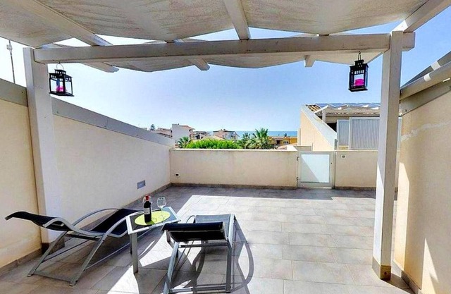 Homerez - ¡A 100 m de la playa! Bonito apartamento para 2 pers. en Punta Secca