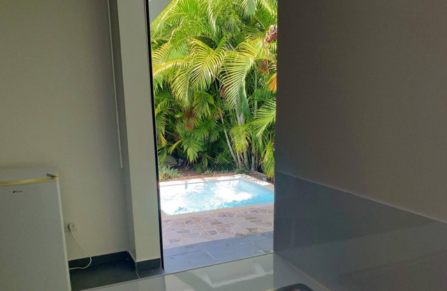 Homerez - ¡A 200 m de la playa! Apartamento para 2 pers. con piscina en Le Moule